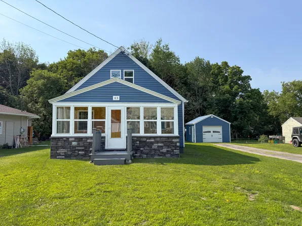 43 Pleasant St, Dannemora, NY 12929