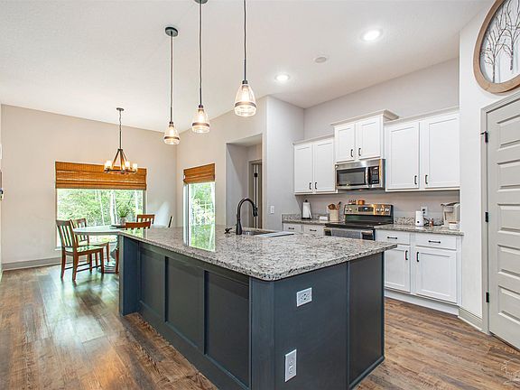 4th image of 7114 Loysburg St