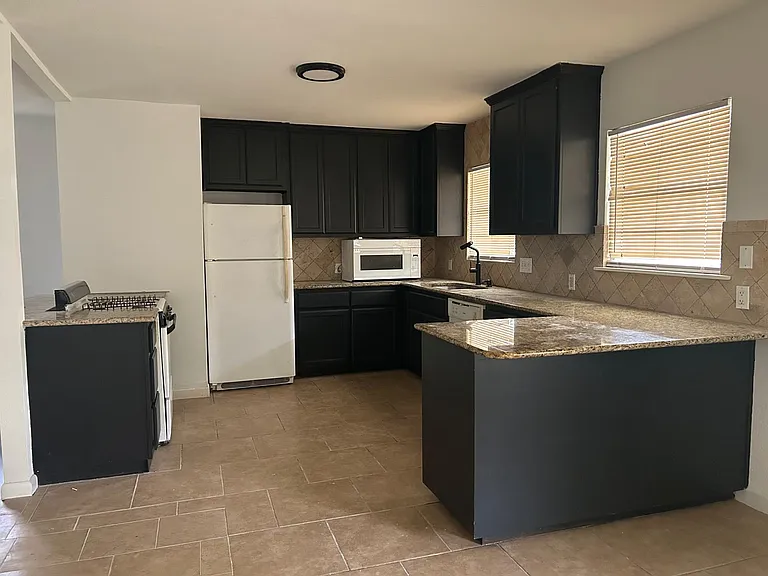 1203 Edgewood Ave — Photo 6