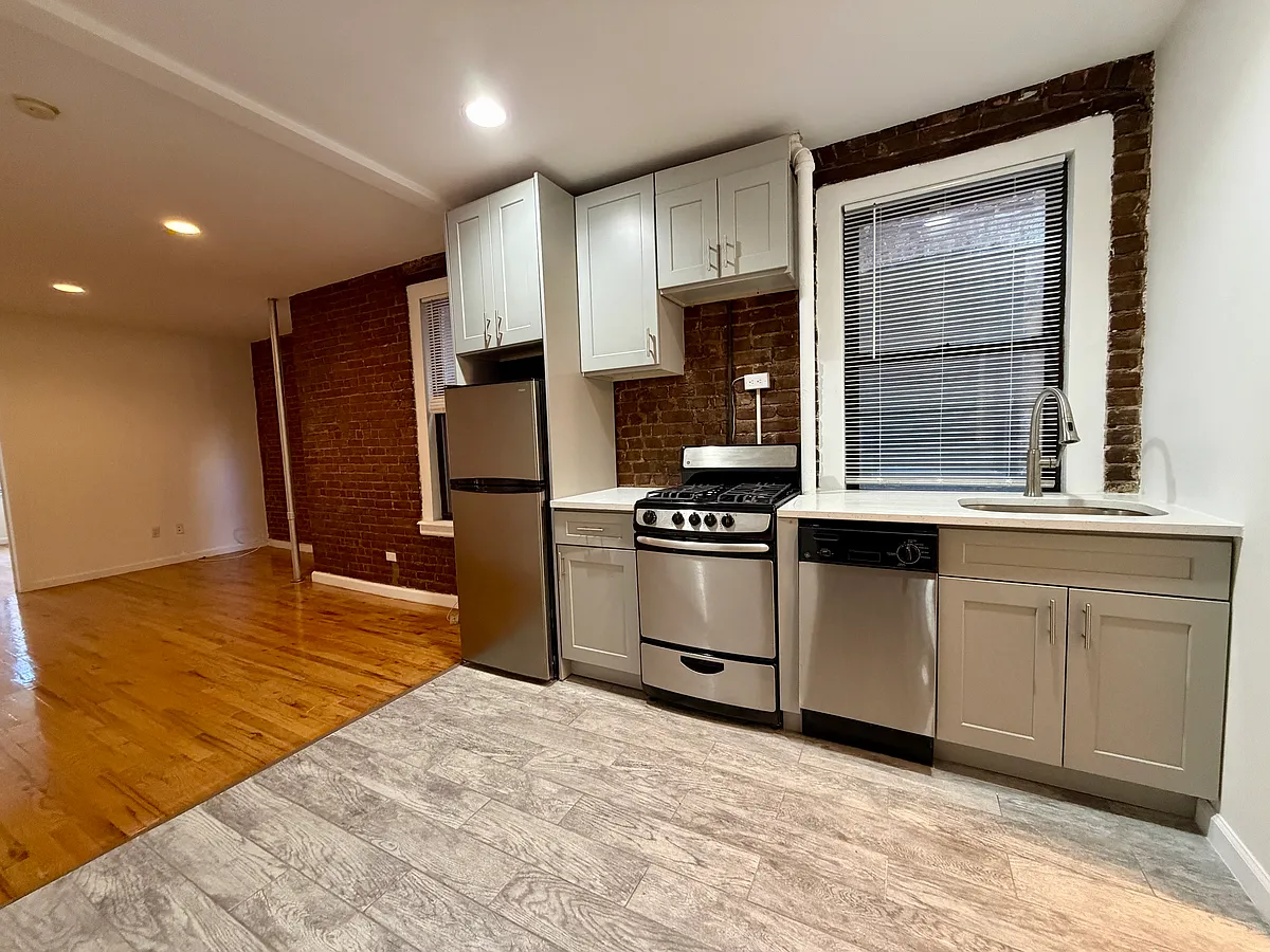 Building Photo - 347 E 65th St #4FW