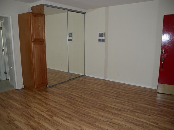 4th image of 760 Lillian Way APT 6