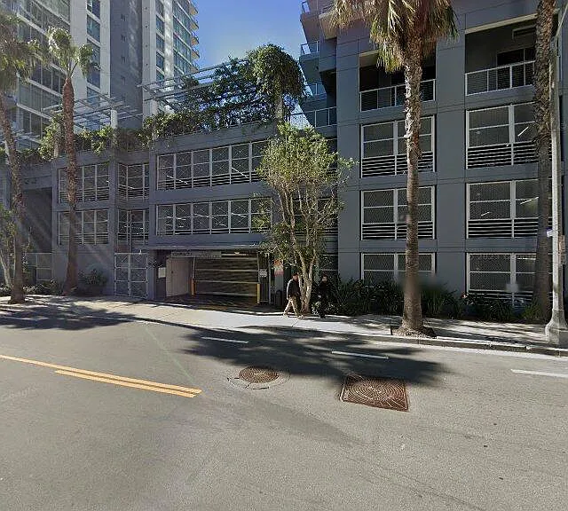 400 W Ocean Blvd — Photo 1