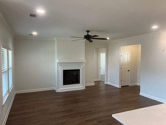 3rd image of 50 Lewis Loop