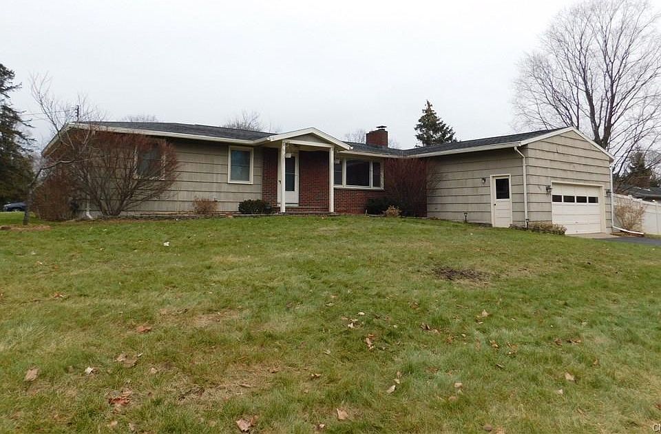 1st image of 202 Kenny St