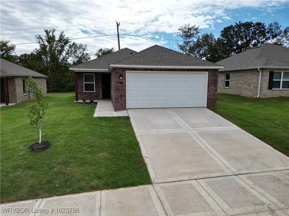 7704 Melody Ln, Fort Smith, AR 72916