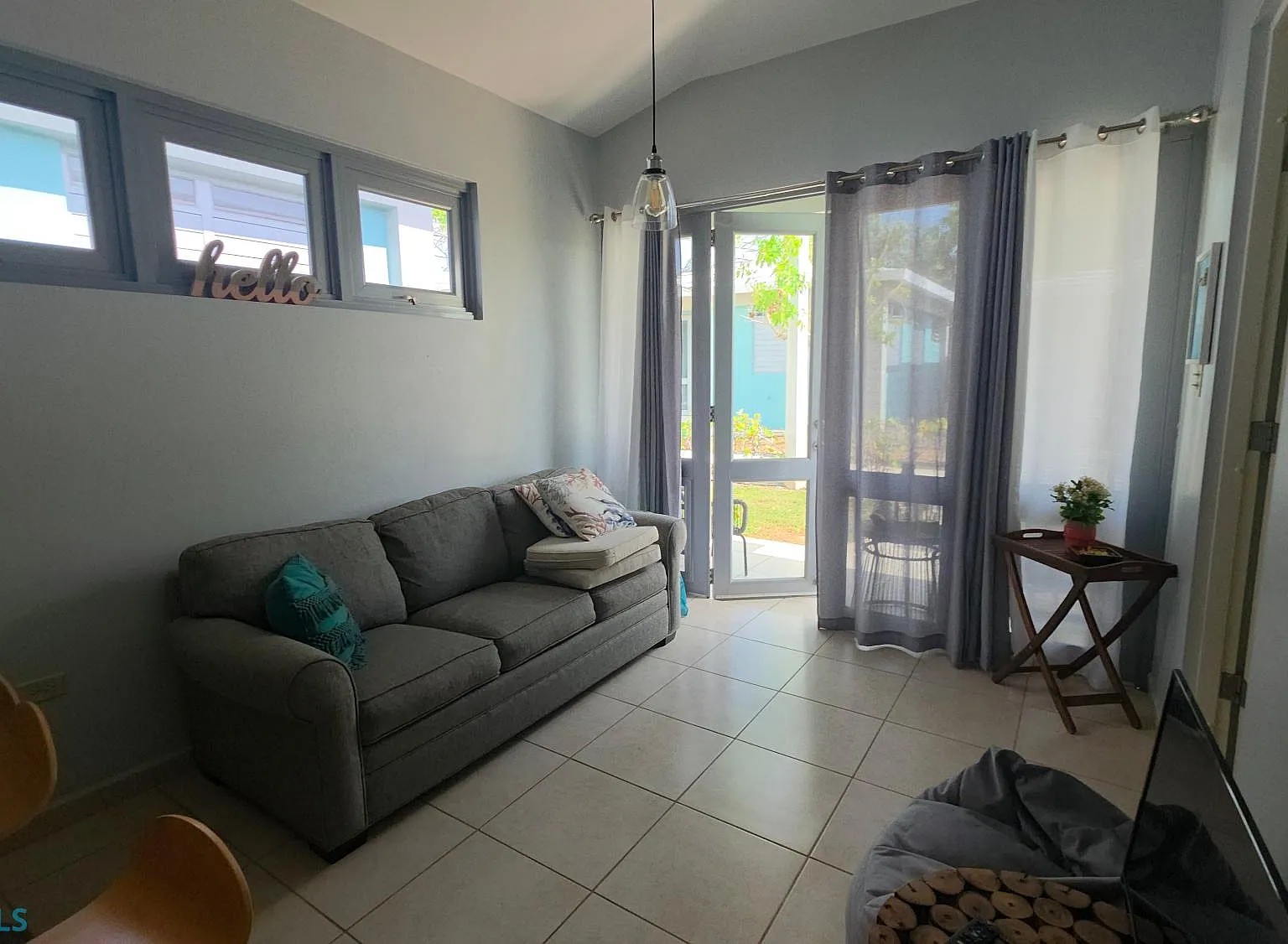 2 bed, 1.0 bath, 400 sqft, $1,400 — Photo 2