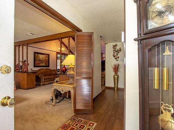 4th image of 3205 Rosewood Dr