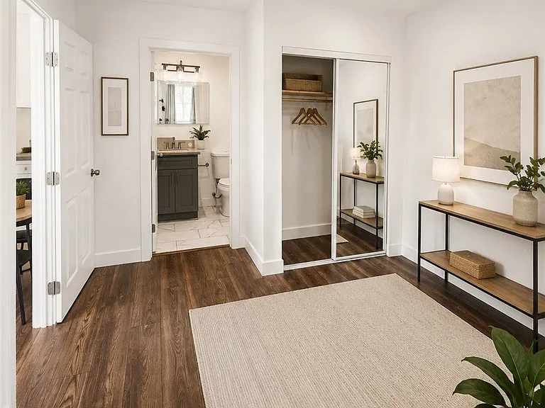 24019 Sylvan St — Photo 3