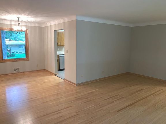 3rd image of 2816 Farrington St