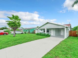 5074 Pinebreeze Ct, West Palm Beach, FL 33415