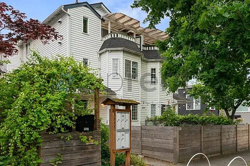 1533 18th Ave S #3 Photo 1