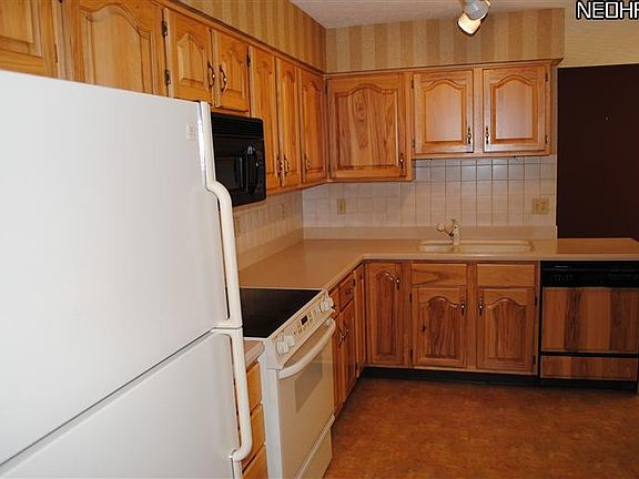 5th image of 4841 Honeylocust Ln #52