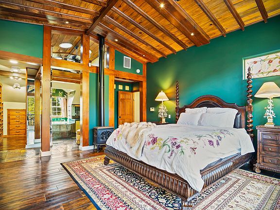 4th image of 257322 Punto De Vista Dr