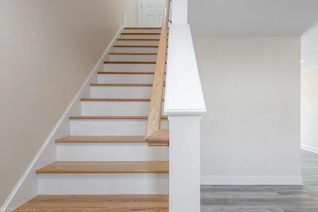 410 Pin Oak Dr NW — Photo 1