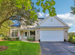 485 Spring Ridge Dr, Crystal Lake, IL 60012