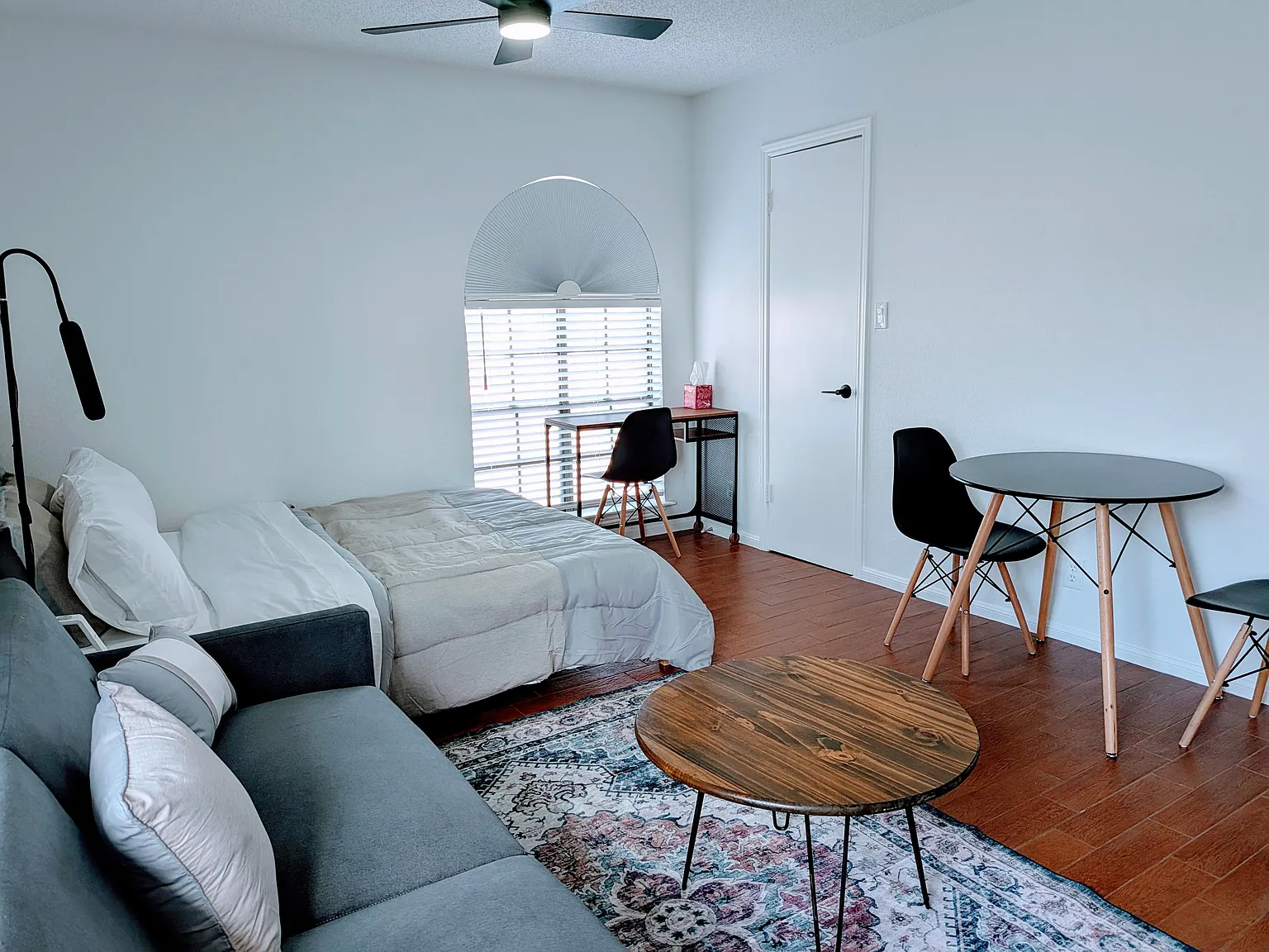 Studio, 1.0 bath, 399 sqft, $995 — Photo 3