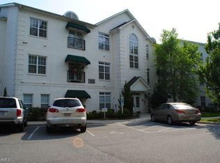 102-103 Sunset Cir, Greensboro, NC 27408