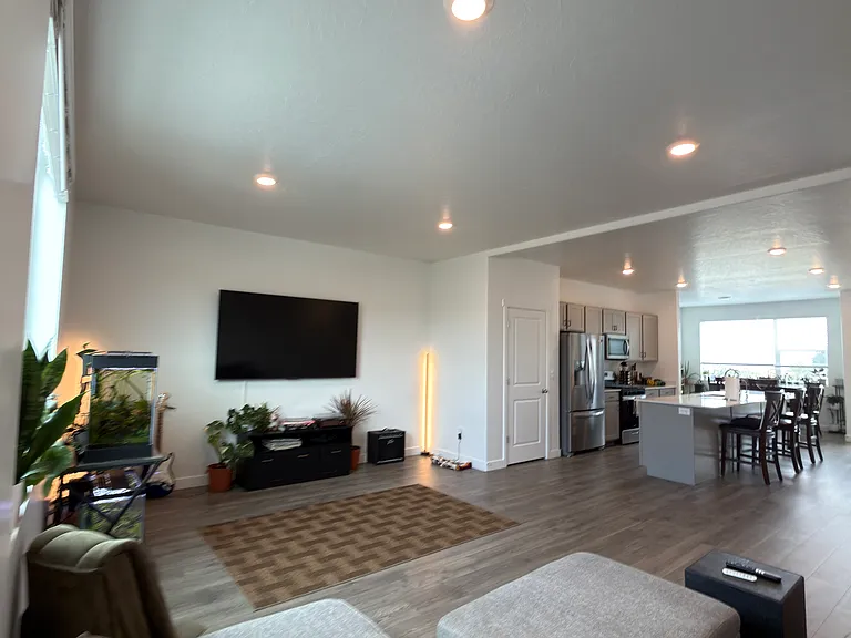 833 E Skiff Way — Photo 4