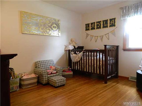 5th image of 4306 Oakwood Ave