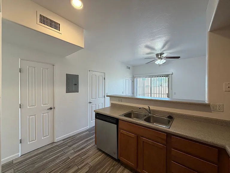 Hedrick1741 — Photo 11