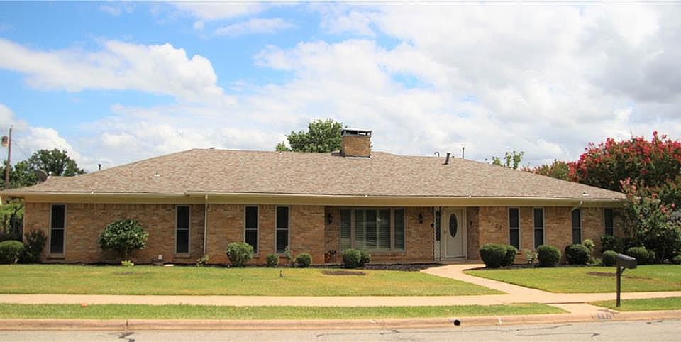 1st image of 1602 Crescent Dr