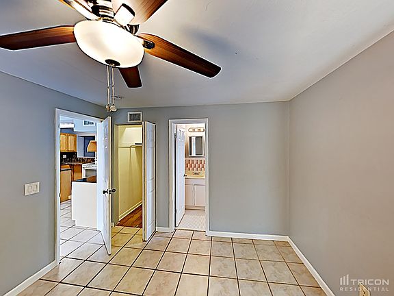 4th image of 865 Hibiscus Dr