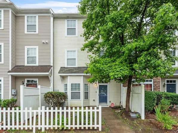 300 Gilman Ln Unit 101, Raleigh, NC 27610