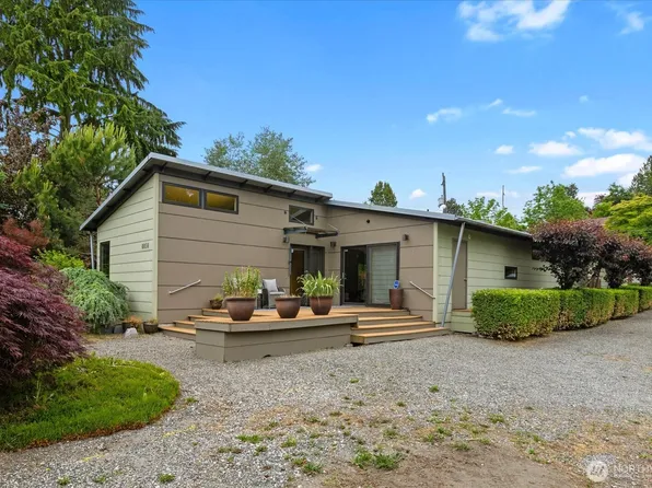 8856 24th Avenue SW, Seattle, WA 98106