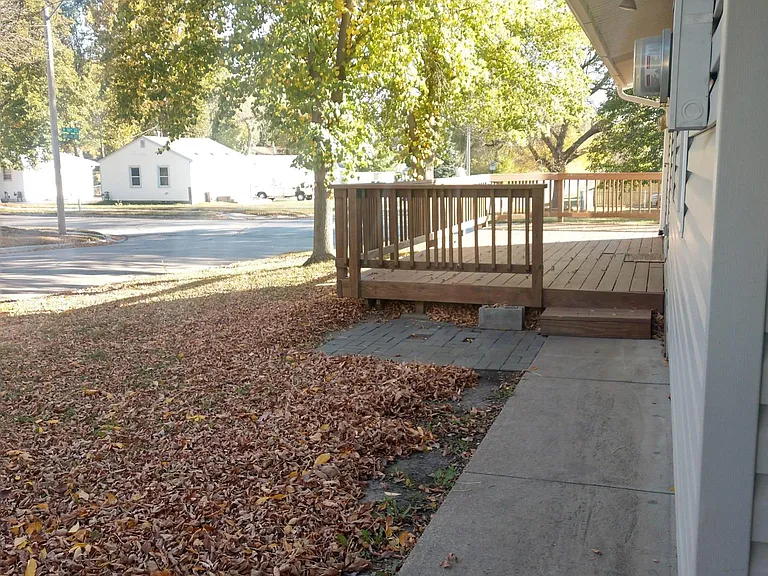940 Judson St — Photo 7