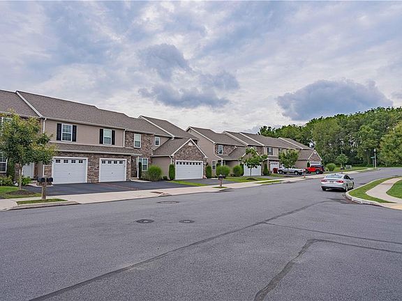2nd image of 789 N Fork Dr