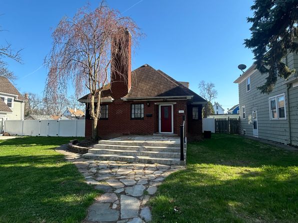 1317 Roselle Ave