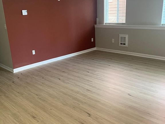 4th image of 222 Broadway Plz APT 17