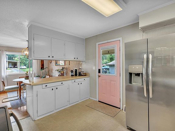 2nd image of 8 Forestdale Dr