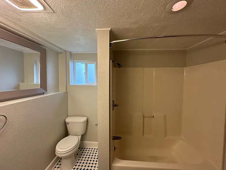 8203 Wallingford Ave N — Photo 15