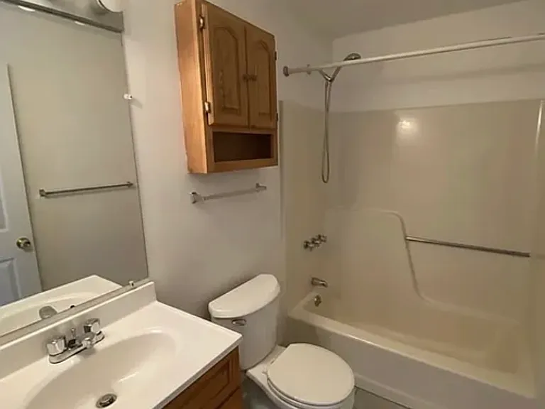 1426 Bodwell Rd #1 — Photo 10