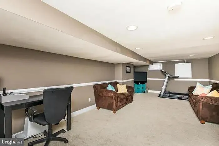 743 E Fort Ave — Photo 18