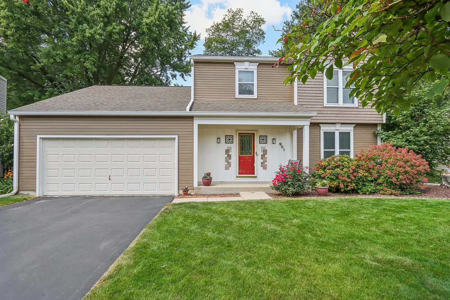 901 Timberwood Ln photo 1