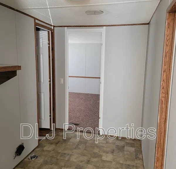 922 Palmer Ct — Photo 5