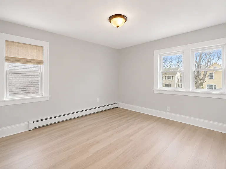93 Hollywood Ave — Photo 24