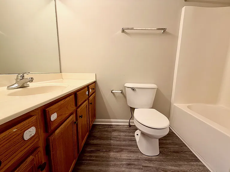 Somerset Court Apartments — Photo 18