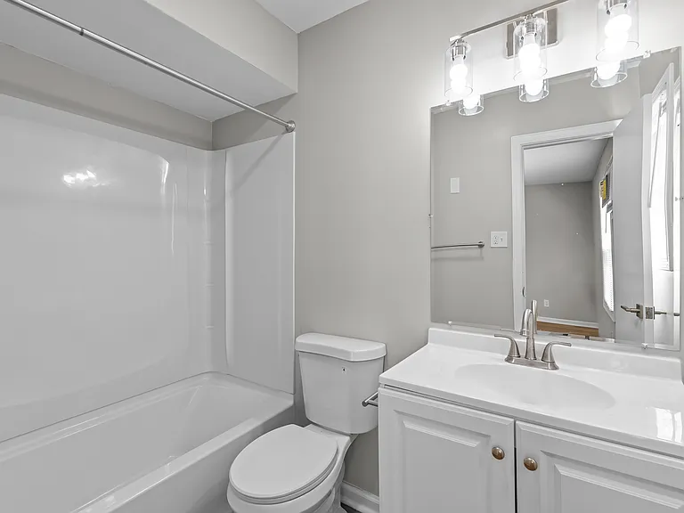 1314 Little Bay Ave #5 — Photo 8