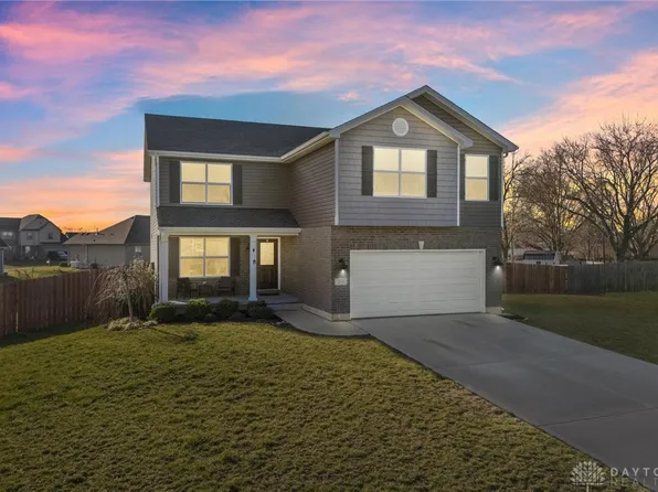 211 Oakridge Ct, Carlisle, OH 45005