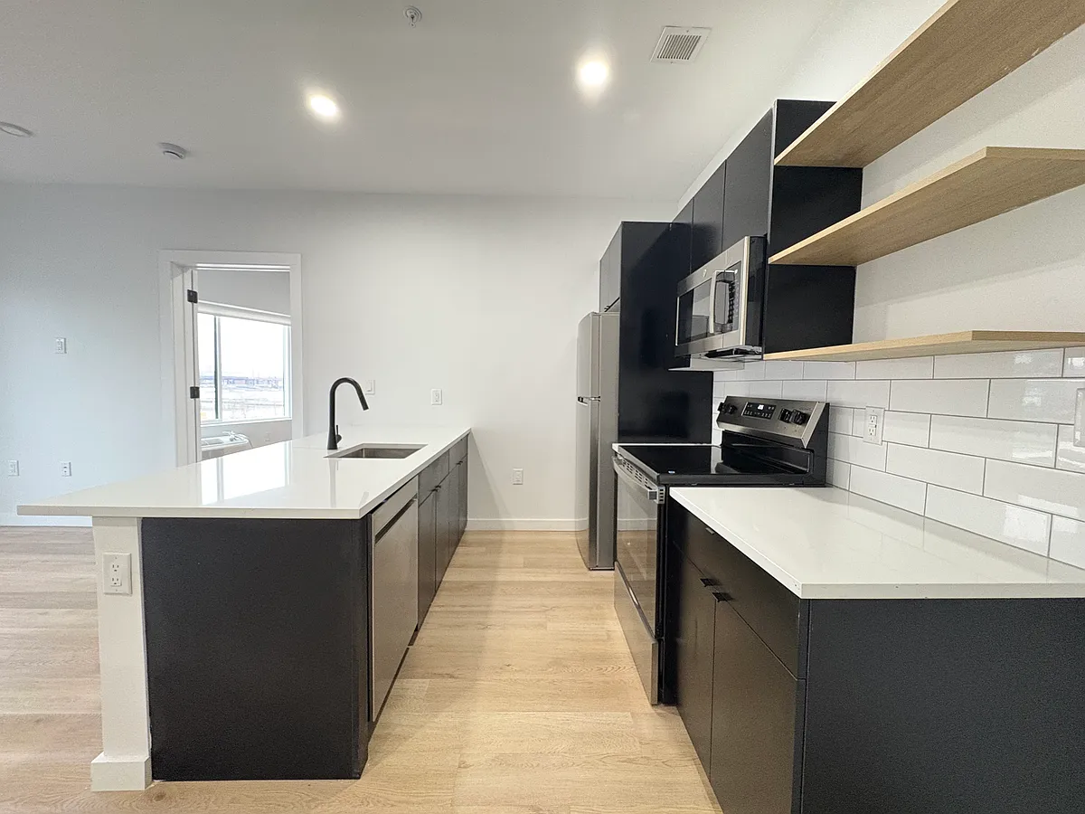 Building Photo - 492 Market St #403