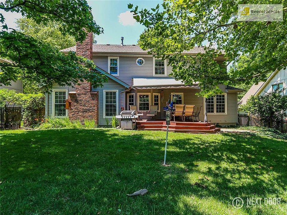 2nd image of 15745 W Beckett Ln