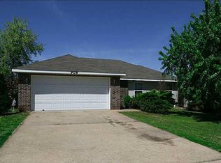 908 SW Apache Dr, Bentonville, AR 72712