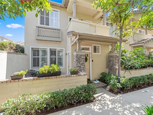 2938 Claremore Ln, Los Alamitos, CA 90815