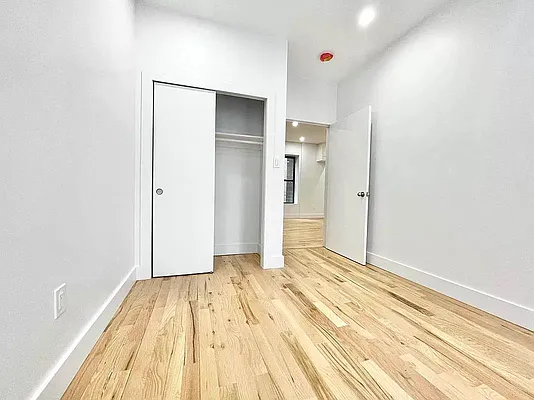 Rented by City Connections Realty | media 26