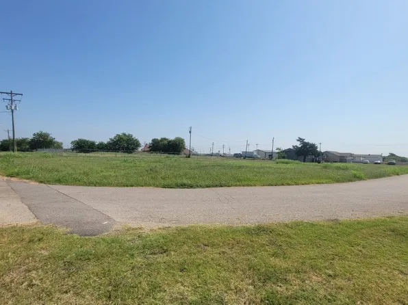 110 Sawyers Dr, Quinlan, TX 75474