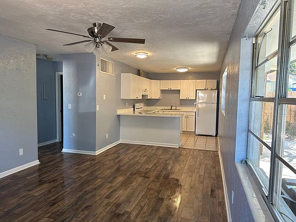3rd image of 424 Daytona St #4