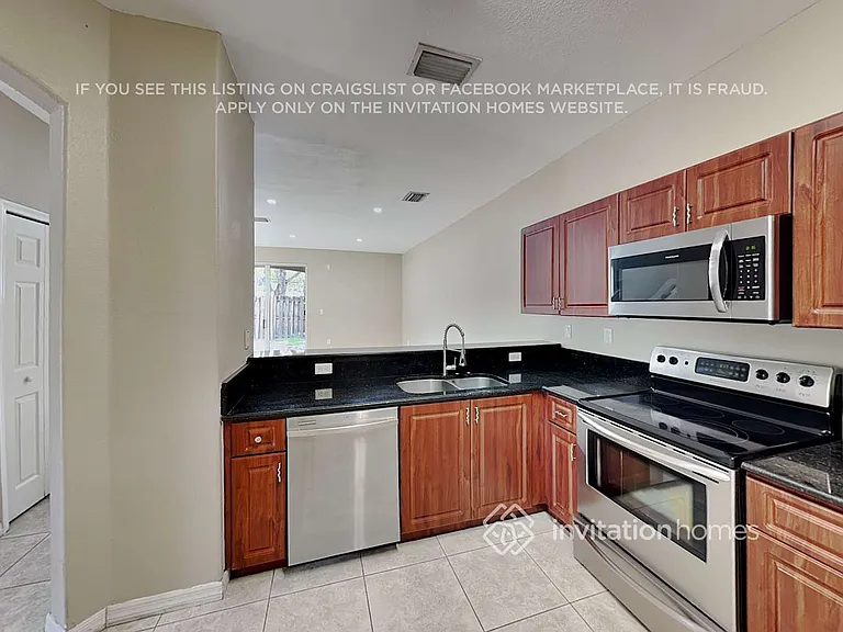 15307 SW 88th Ter — Photo 9